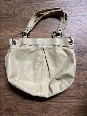 Coach Kyra Soho Cream Leather Tote | Y2K Vintage Shoulder Bag F13556